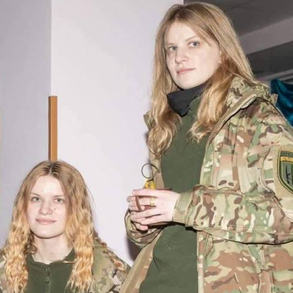 «Витягаємо поранених з передової». Сестри-близнючки з «Госпітальєрів» про роботу на фронті — Власний досвід на Wonderzine