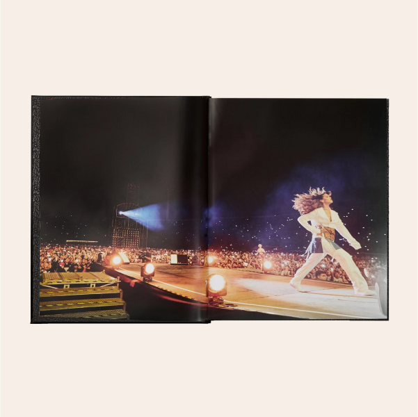 Фотокнига архівних світлин Ріанни The Rihanna Book: Queen Size — Вішлист на Wonderzine